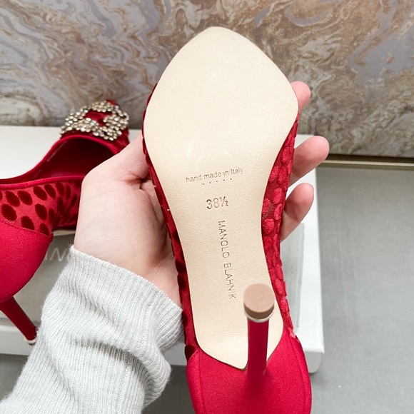 New! Manolo Blahnik Hangisi Red Jewel Buckle Pumps - Picture 9 of 11